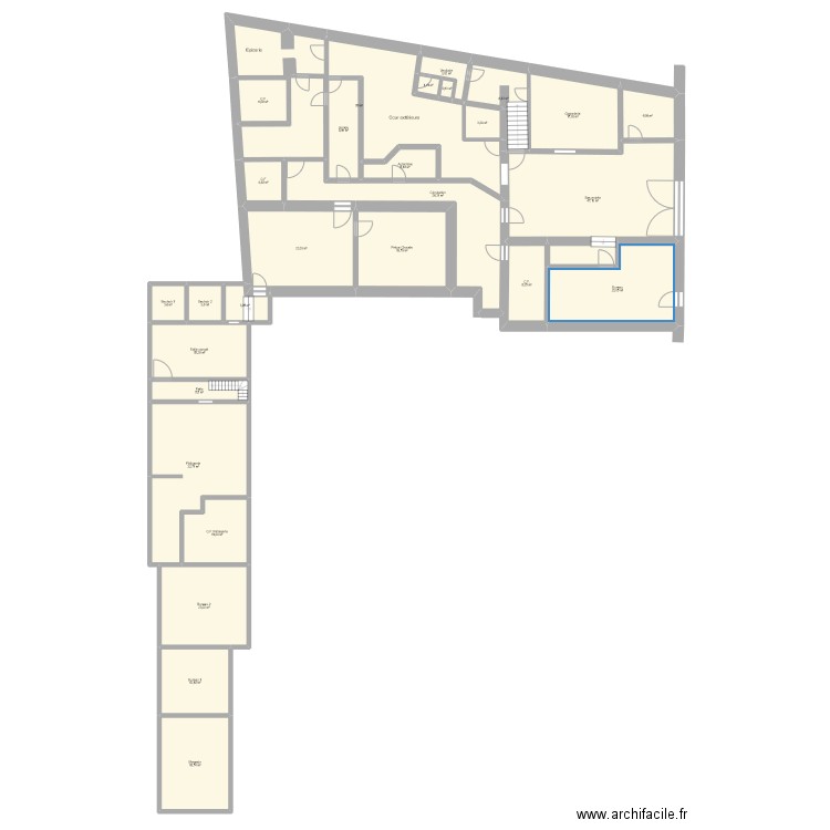 TARBE 22-002. Plan de 28 pièces et 398 m2