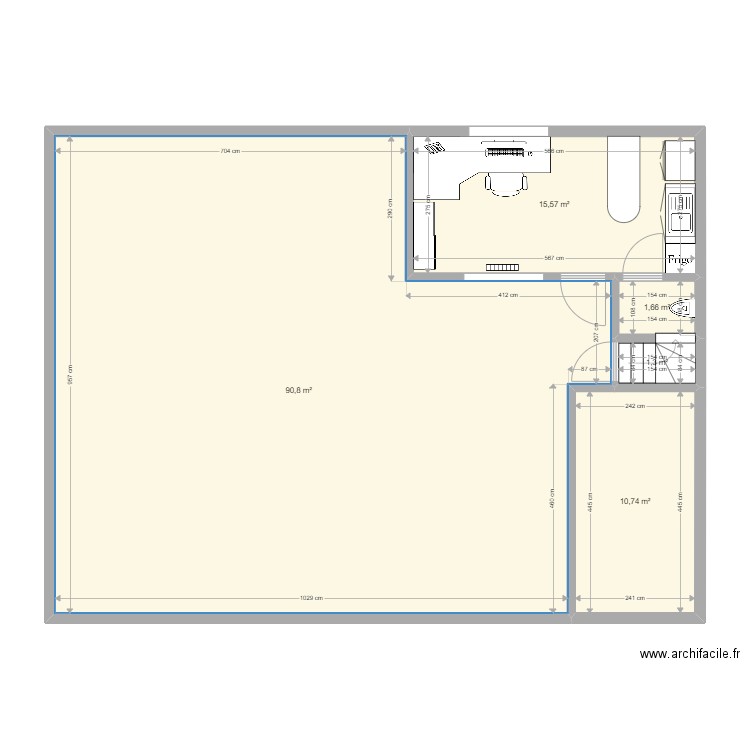 Atelier. Plan de 5 pièces et 120 m2