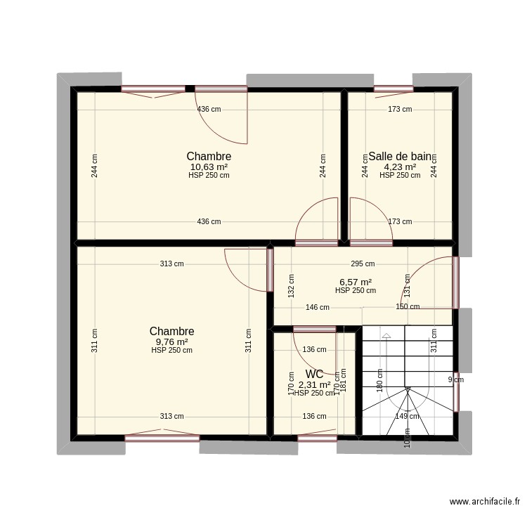 Etage Razetta. Plan de 5 pièces et 34 m2