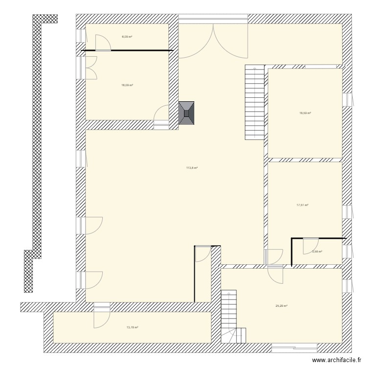 Moustier RDC. Plan de 8 pièces et 215 m2