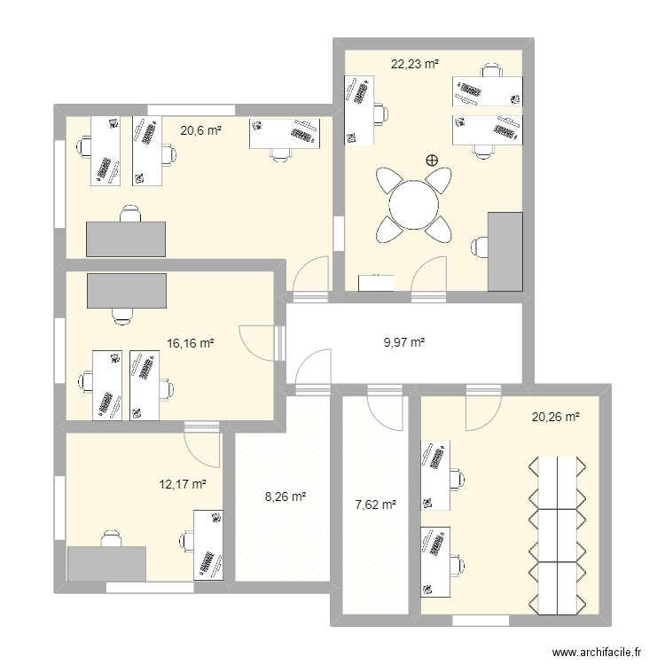 Francazal. Plan de 8 pièces et 117 m2