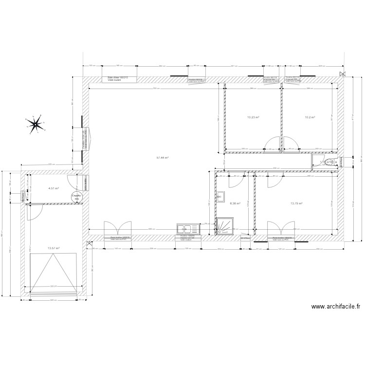 Maison nue et ouvertures. Plan de 0 pièce et 0 m2