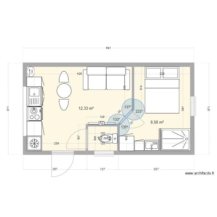 25m2. Plan de 3 pièces et 22 m2