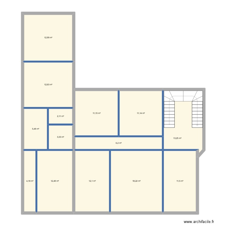 CHATEAUBRIAND R+1. Plan de 14 pièces et 137 m2