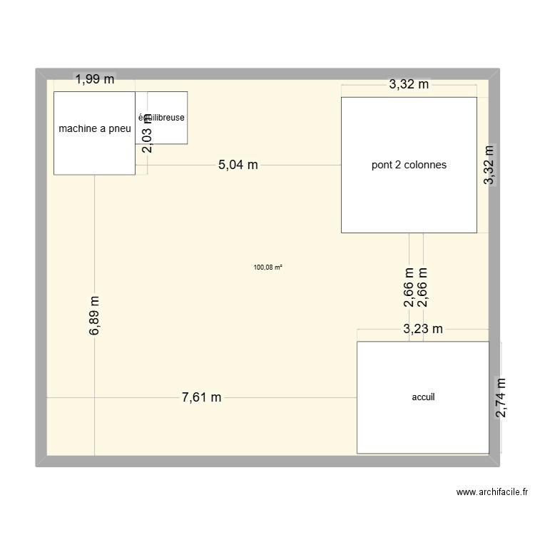 travail. Plan de 1 pièce et 100 m2