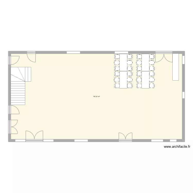 Salle Grand Breuil. Plan de 1  et 162 m²