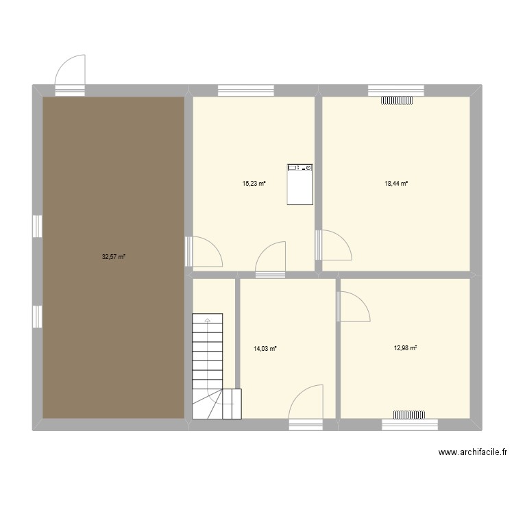 rez de chaussée. Plan de 5 pièces et 93 m2