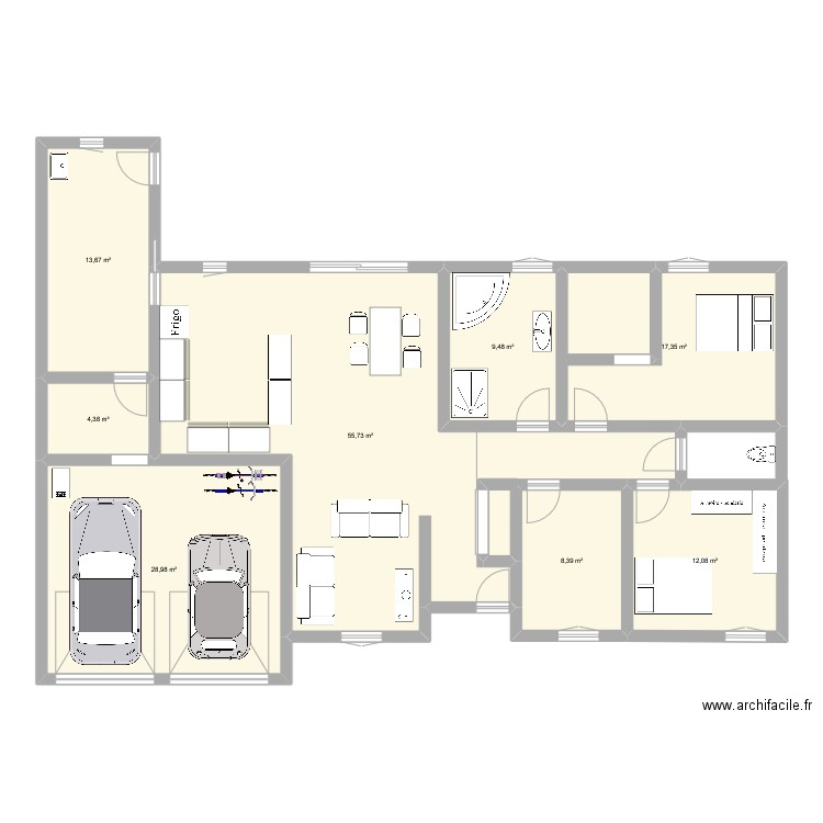 Plain pied. Plan de 8 pièces et 150 m2