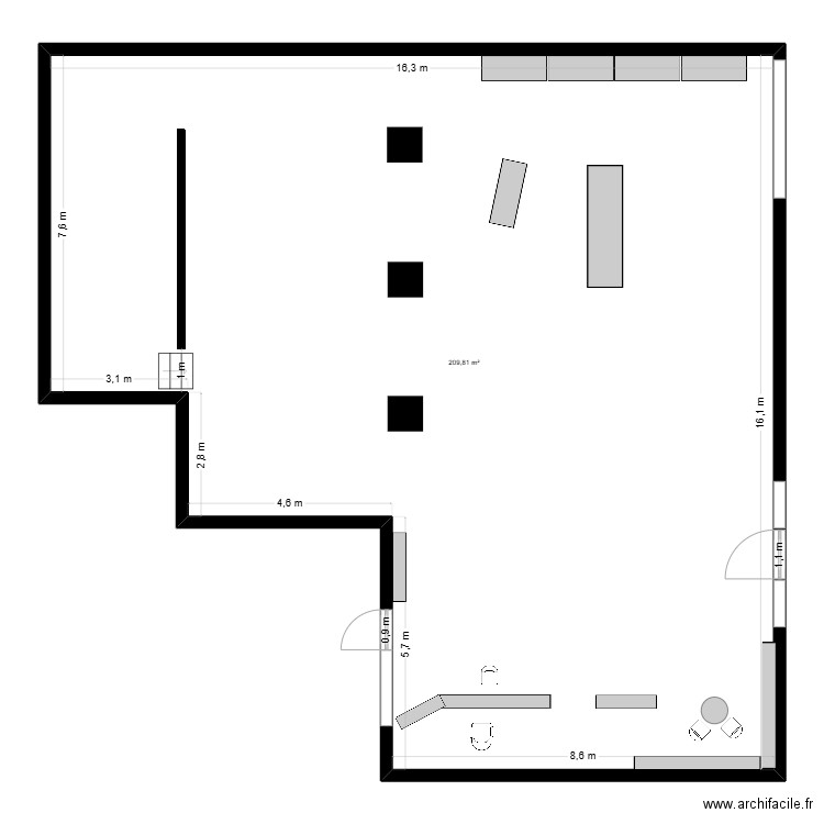 racing moto 14. Plan de 1 pièce et 210 m2