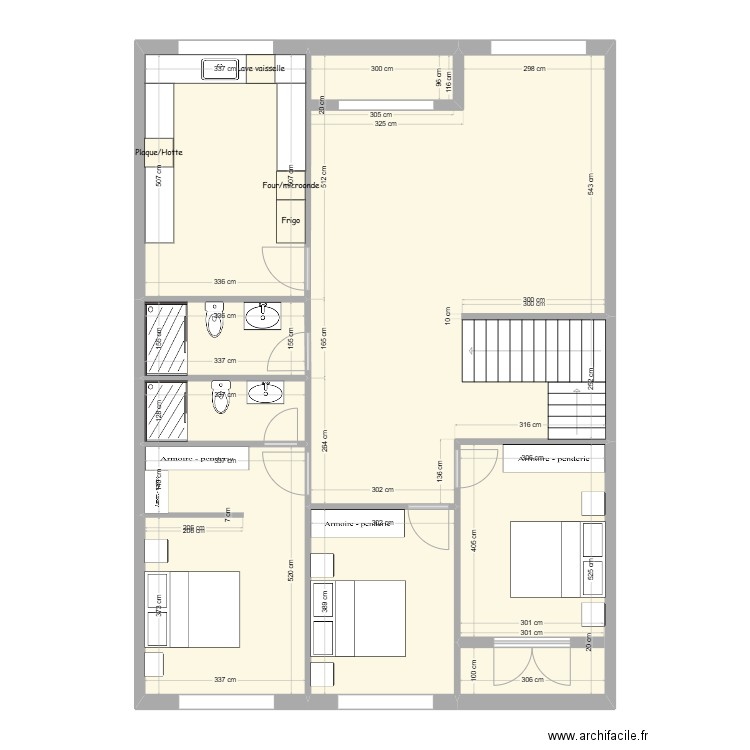 Etage. Plan de 9 pièces et 125 m2