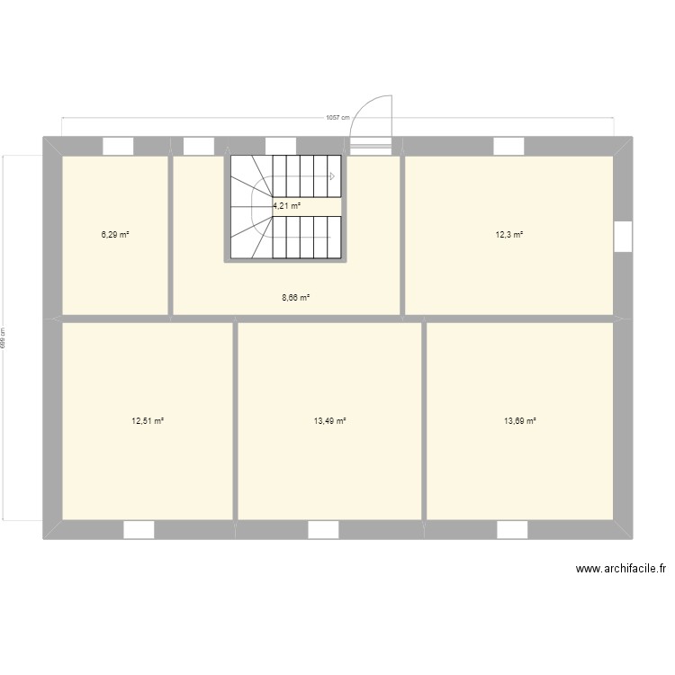 barre. Plan de 13 pièces et 134 m2