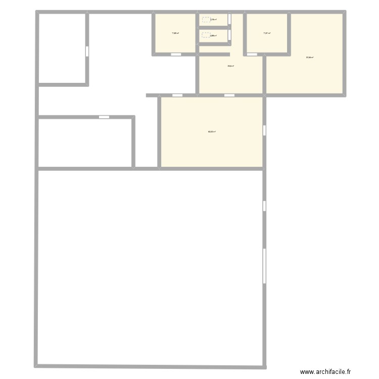 HALL 9. Plan de 7 pièces et 143 m2