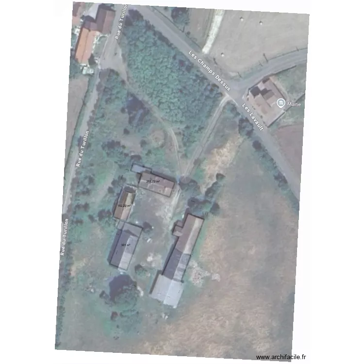 Parcelle. Plan de 3 pièces et 736 m²