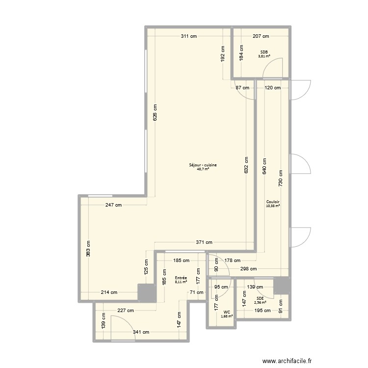 Jallas - Plan. Plan de 8 pièces et 68 m2