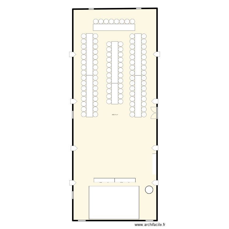 Plan de table. Plan de 1 pièce et 252 m2