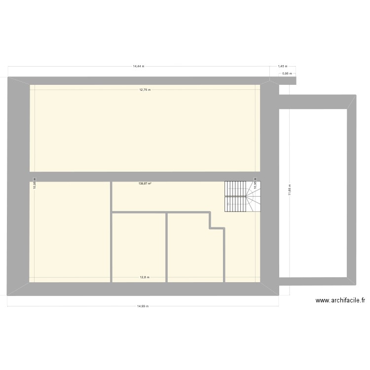 Etage maison. Plan de 1 pièce et 140 m2