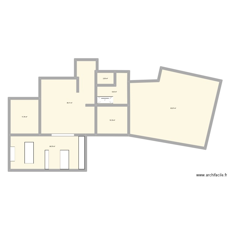Landunvez RDC. Plan de 7 pièces et 165 m2