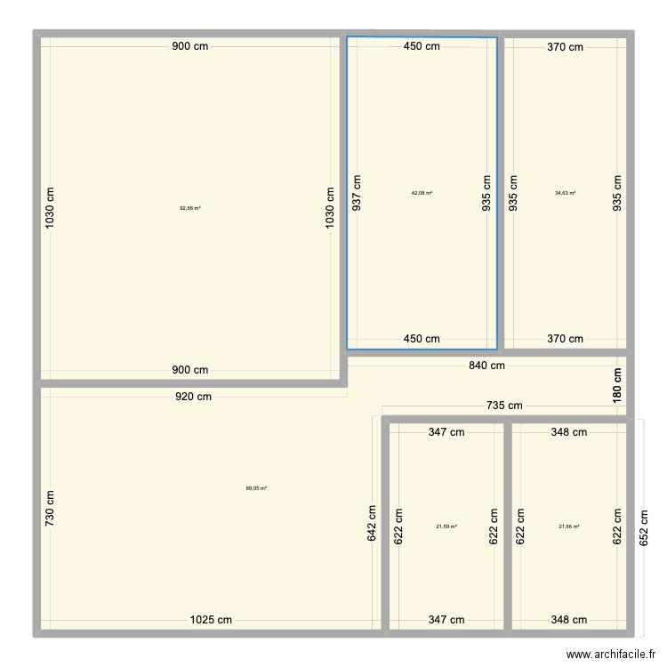 Togna. Plan de 6 pièces et 302 m2