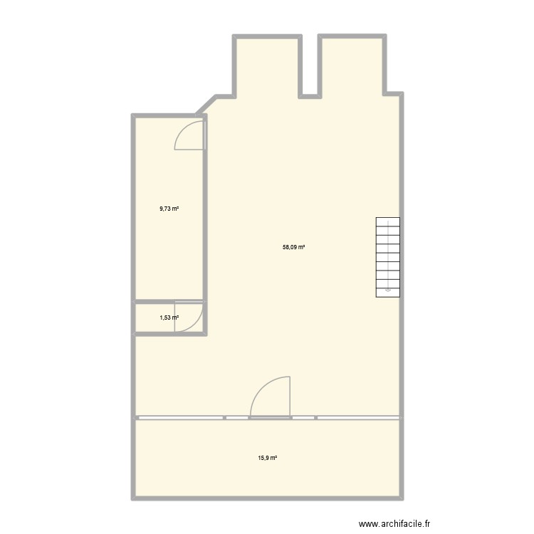 Magasin. Plan de 4 pièces et 85 m2