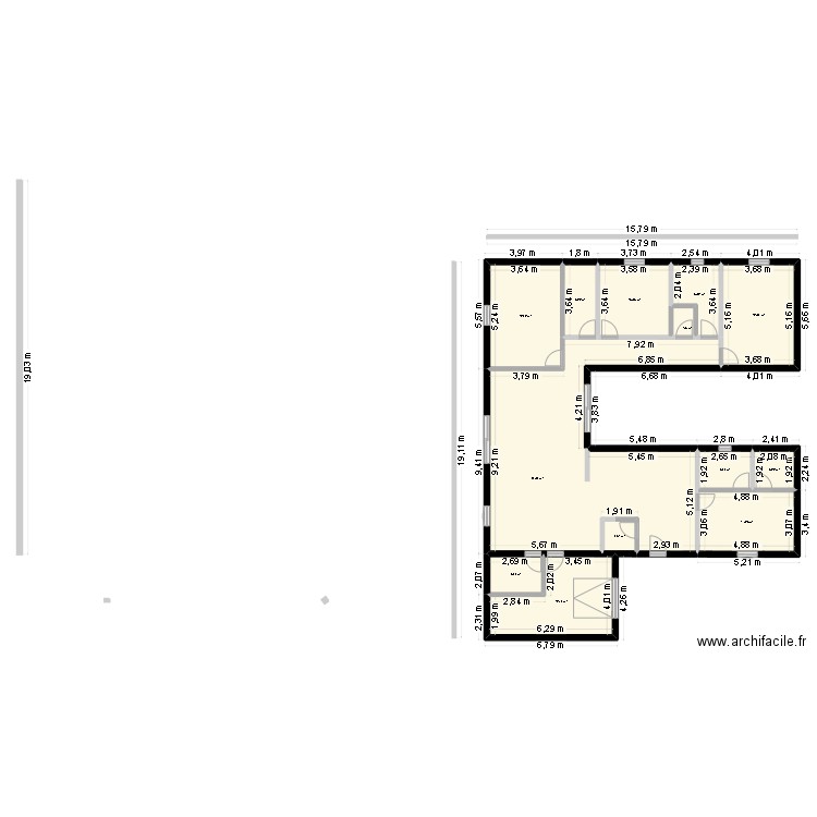 prototipe. Plan de 13 pièces et 198 m2
