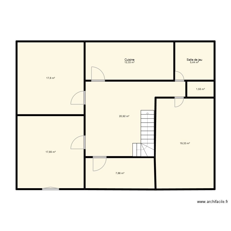 Maison 1er étage. Plan de 8 pièces et 103 m2