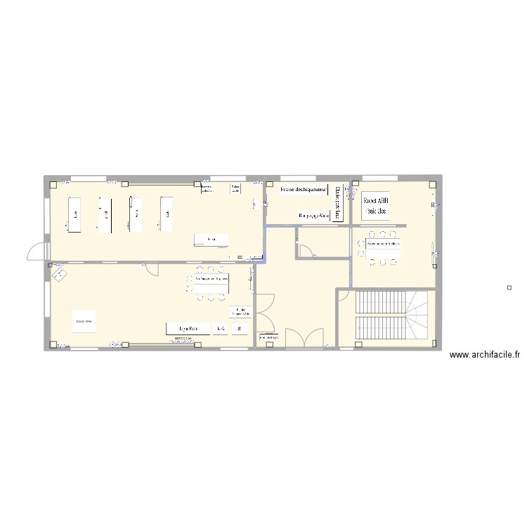 Implantation9. Plan de 7 pièces et 255 m2