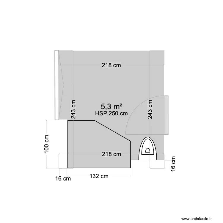 salle de bain en haut avec baignoire. Plan de 