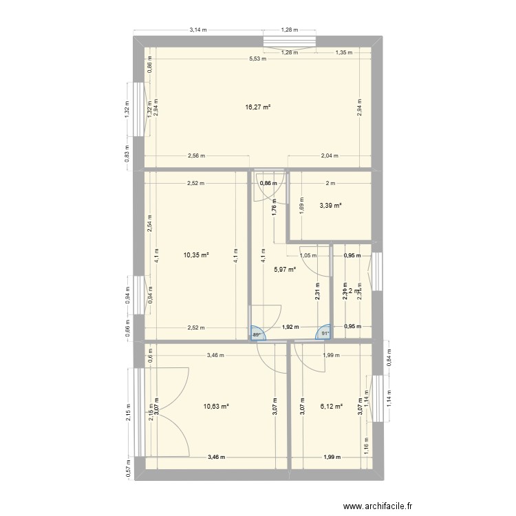 etage. Plan de 7 pièces et 55 m2