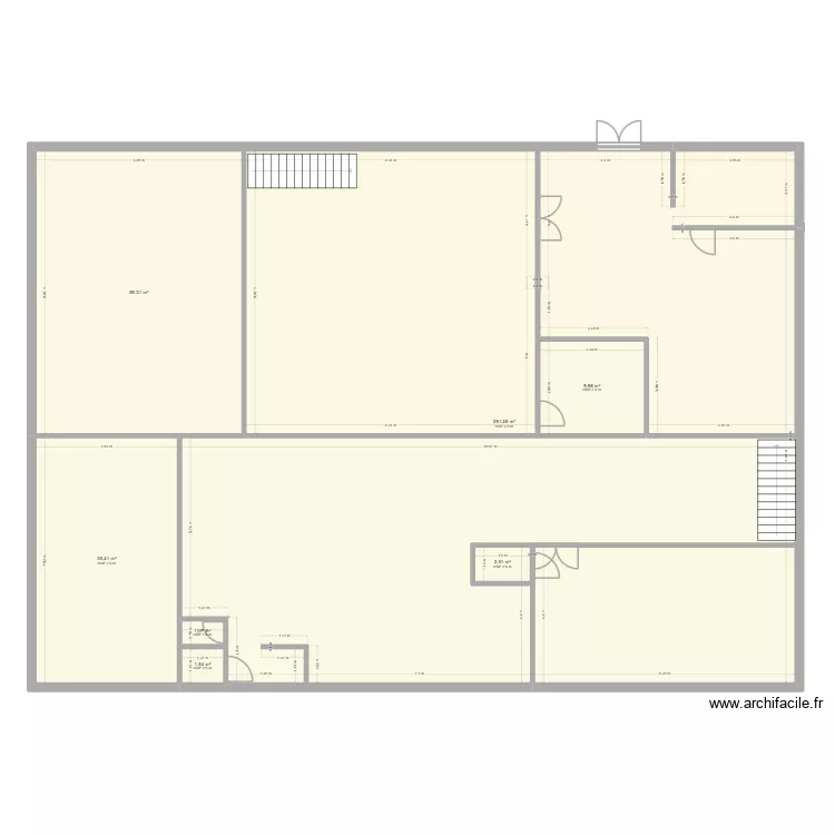 Local. Plan de 7 et 404 m² Local. Plan de 7 et 404 m²