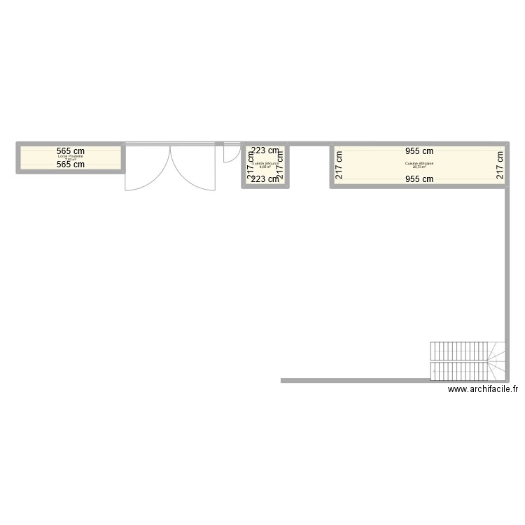 Cour TBC. Plan de 3 pièces et 33 m2