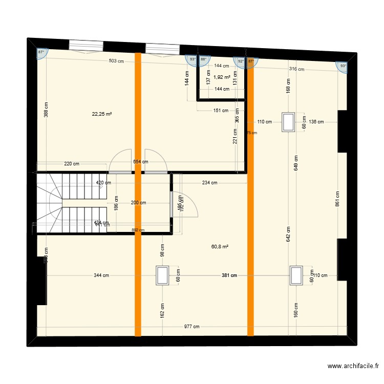 BOIS Combles. Plan de 3 pièces et 85 m2