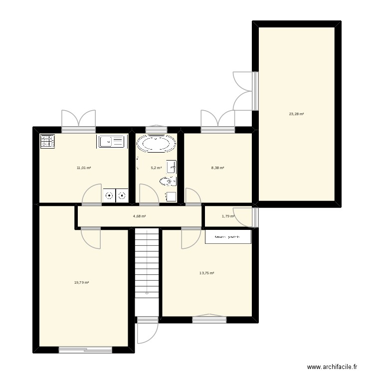 RDC. Plan de 8 pièces et 88 m2