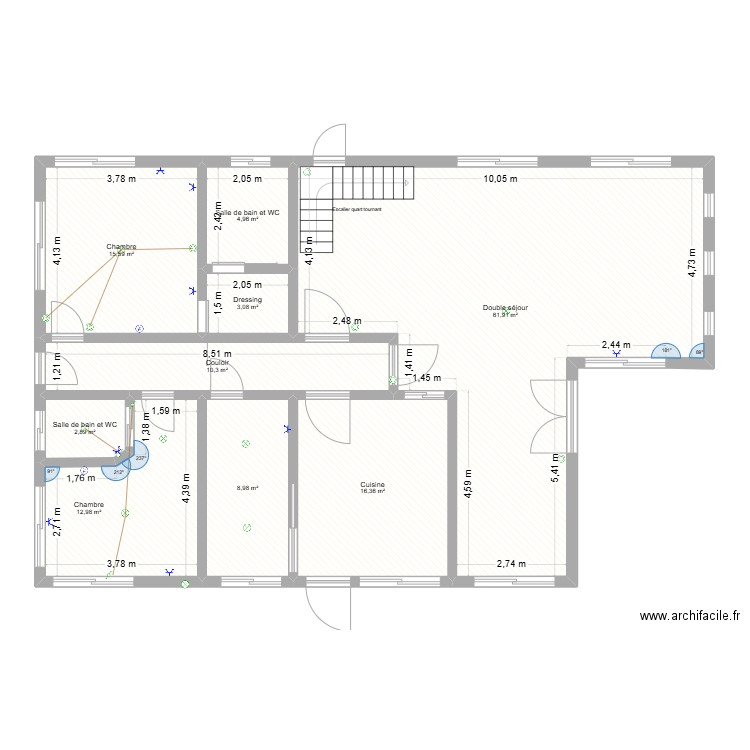 TOGBIN. Plan de 9 pièces et 137 m2