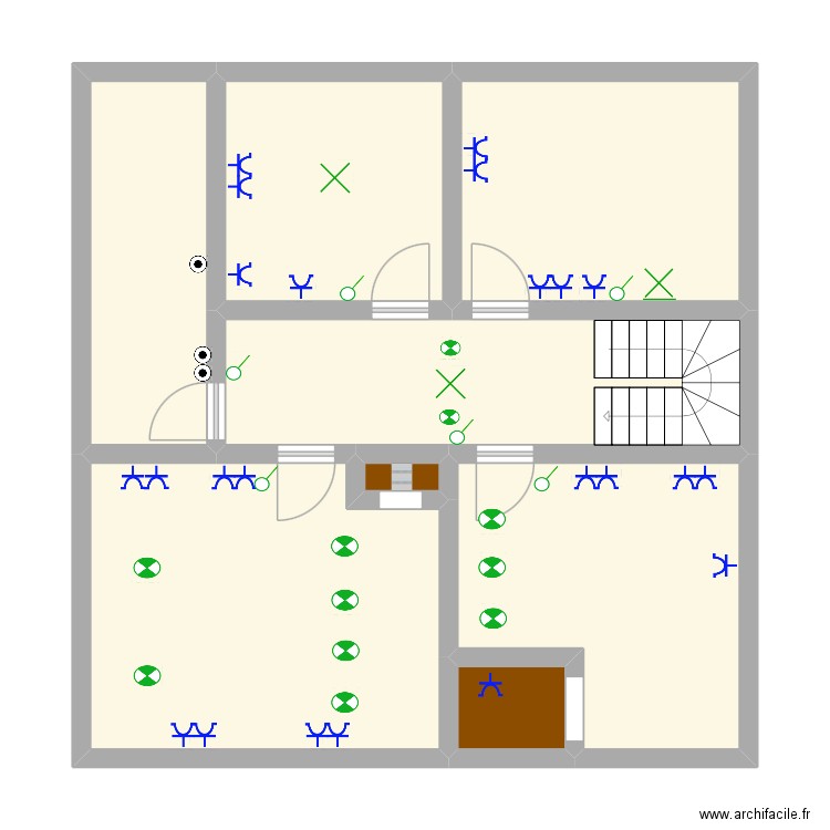2ième étage. Plan de 8 pièces et 76 m2