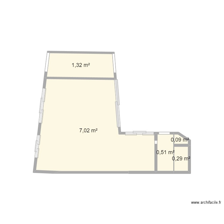 REZ DE CHAUSSE. Plan de 5 pièces et 9 m2