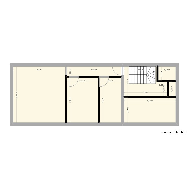 R+1. Plan de 8 pièces et 64 m2
