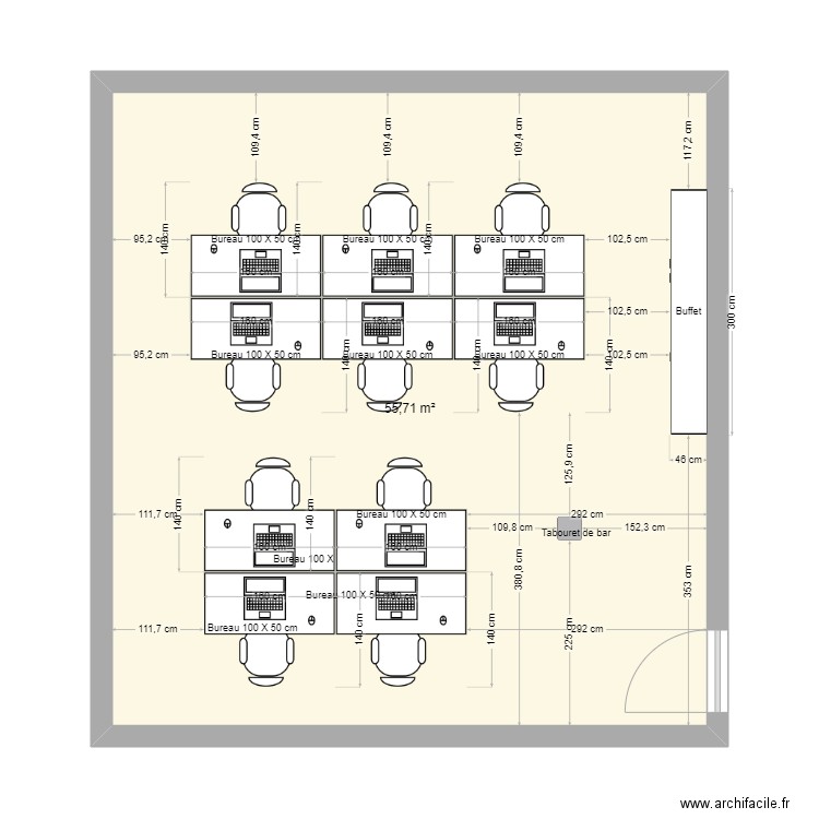 Bureau 12 personnes. Plan de 1 pièce et 56 m2