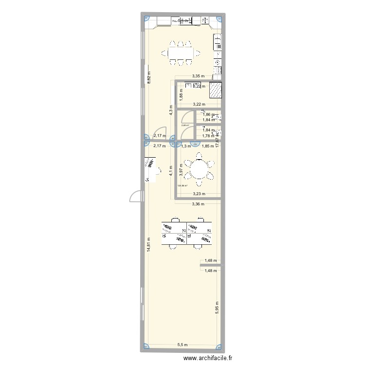Hangar. Plan de 2 pièces et 127 m2