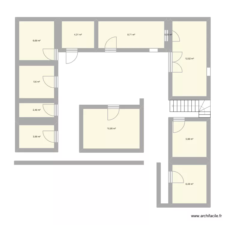 c s. Plan de 11  et 68 m²