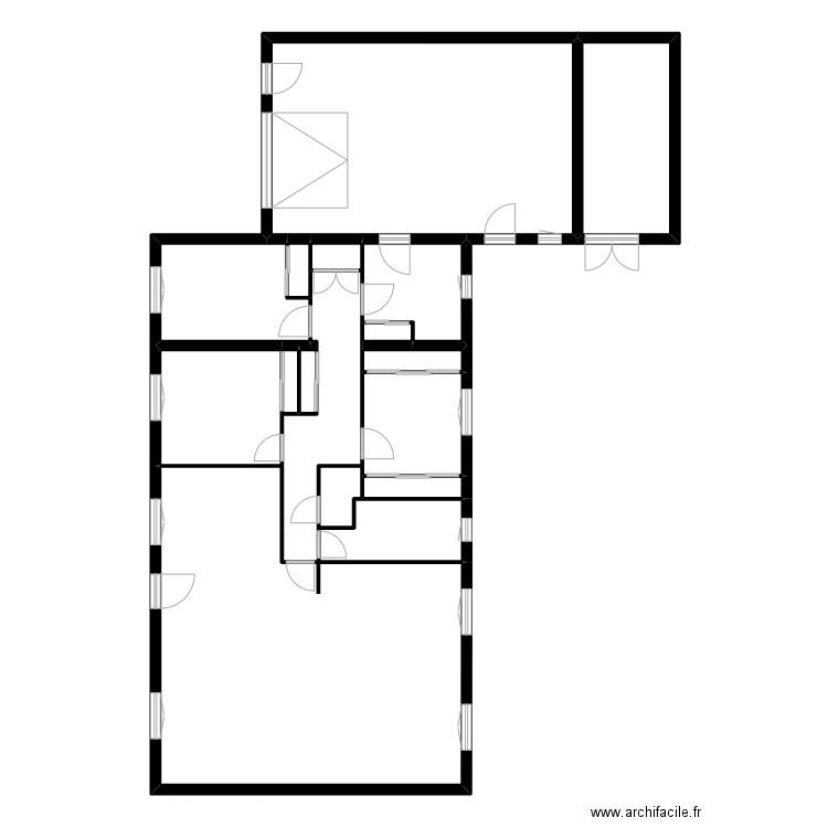 CAMPANA. Plan de 15 pièces et 96 m2