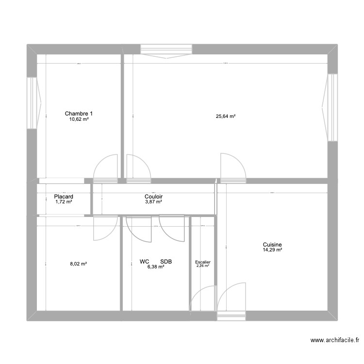Rez de chaussée. Plan de 8 pièces et 73 m2