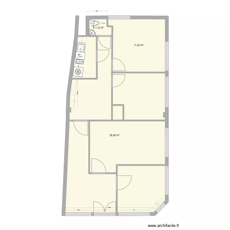 Local commercial - V4. Plan de 3 pièces et 70 m²