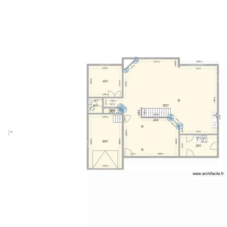 RdC. Plan de 6  et 151 m²