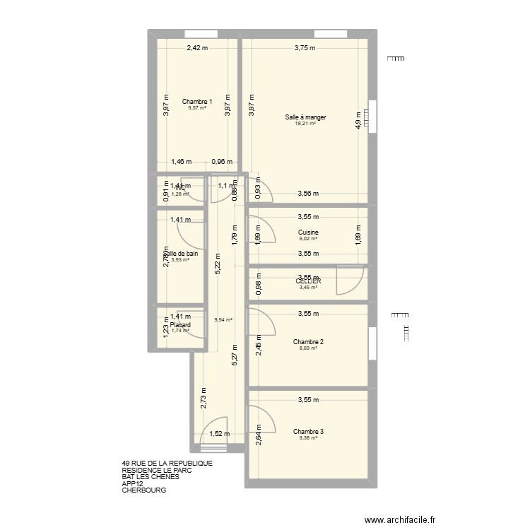 BAT LES CHENES APP12. Plan de 10 pièces et 72 m2