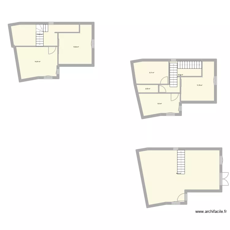 Maison Briouze. Plan de 9  et 124 m²