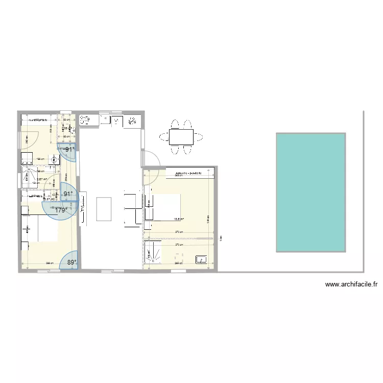 cuisine frigo &agrave; droite. Plan de 