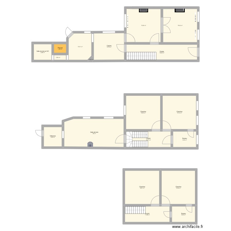 Maison de bébi. Plan de 19 pièces et 236 m2