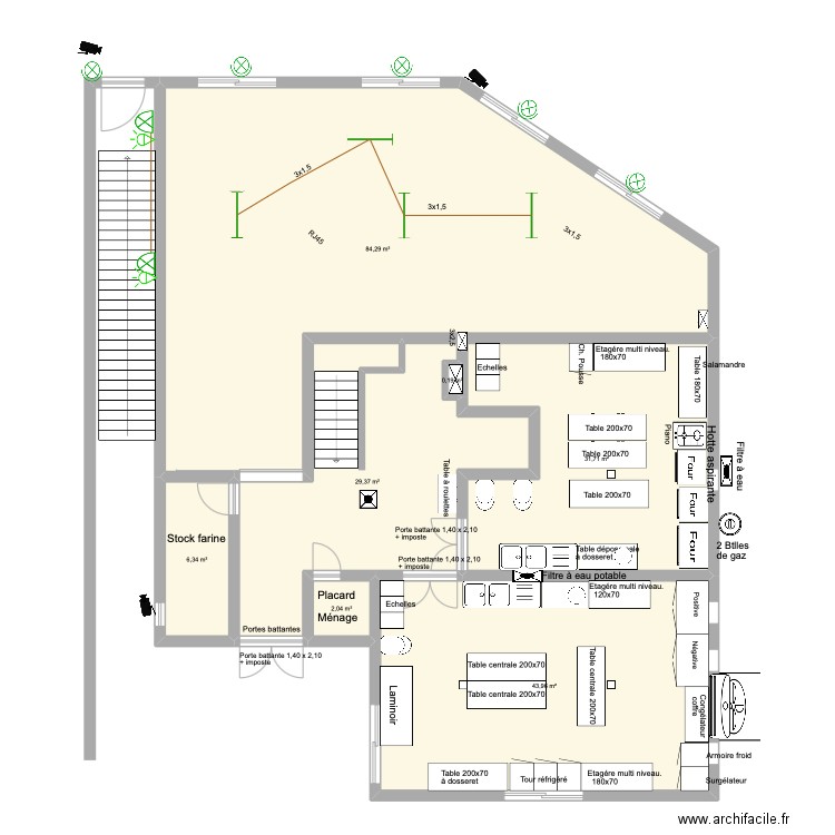 Bâtiment employés RDC Electricité 1-1-1. Plan de 7 pièces et 198 m2
