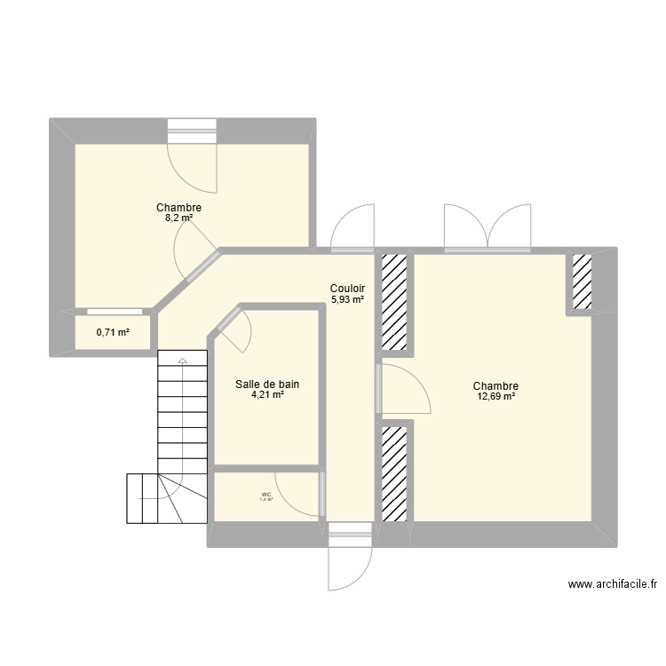 2eme BASE. Plan de 9 pièces et 35 m2