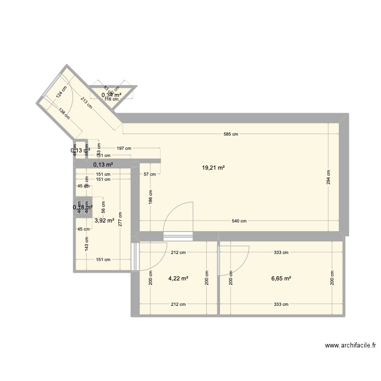 touchais. Plan de 8 pièces et 35 m2